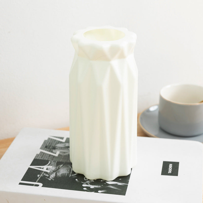 Nordic Style Durable Plastic Flower Vase for Home Decor